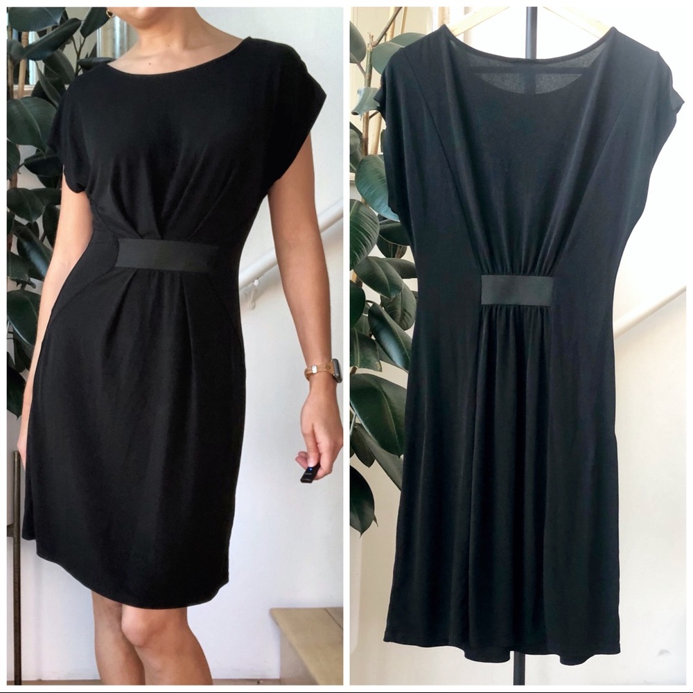 banana Republic black cinched short sleeve dress